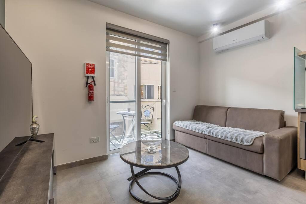 Nocturnal Elegance Apartment By Solea Sliema Eksteriør bilde