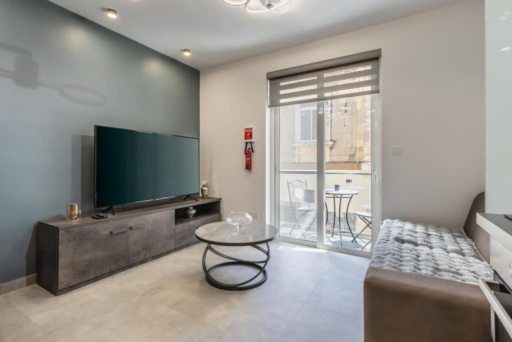 Nocturnal Elegance Apartment By Solea Sliema Eksteriør bilde