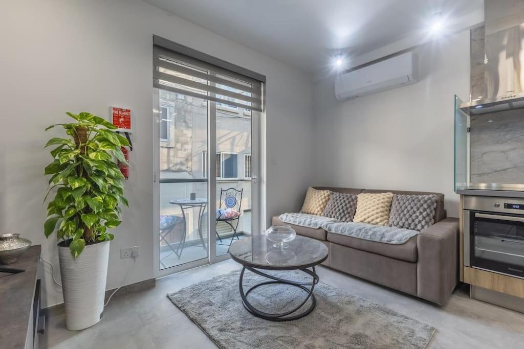 Nocturnal Elegance Apartment By Solea Sliema Eksteriør bilde